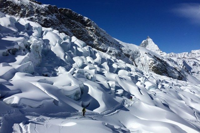 Skiing-Zermatt.-Photo-Vanessa-Fisher-e1463719373554