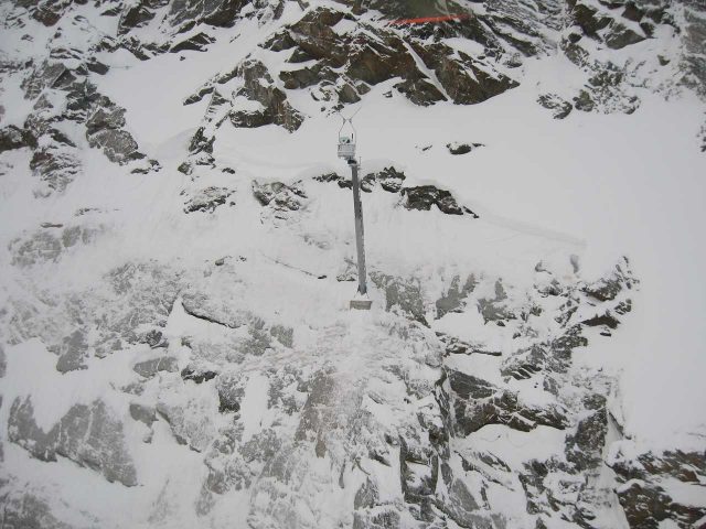 avalanche mast wyssen